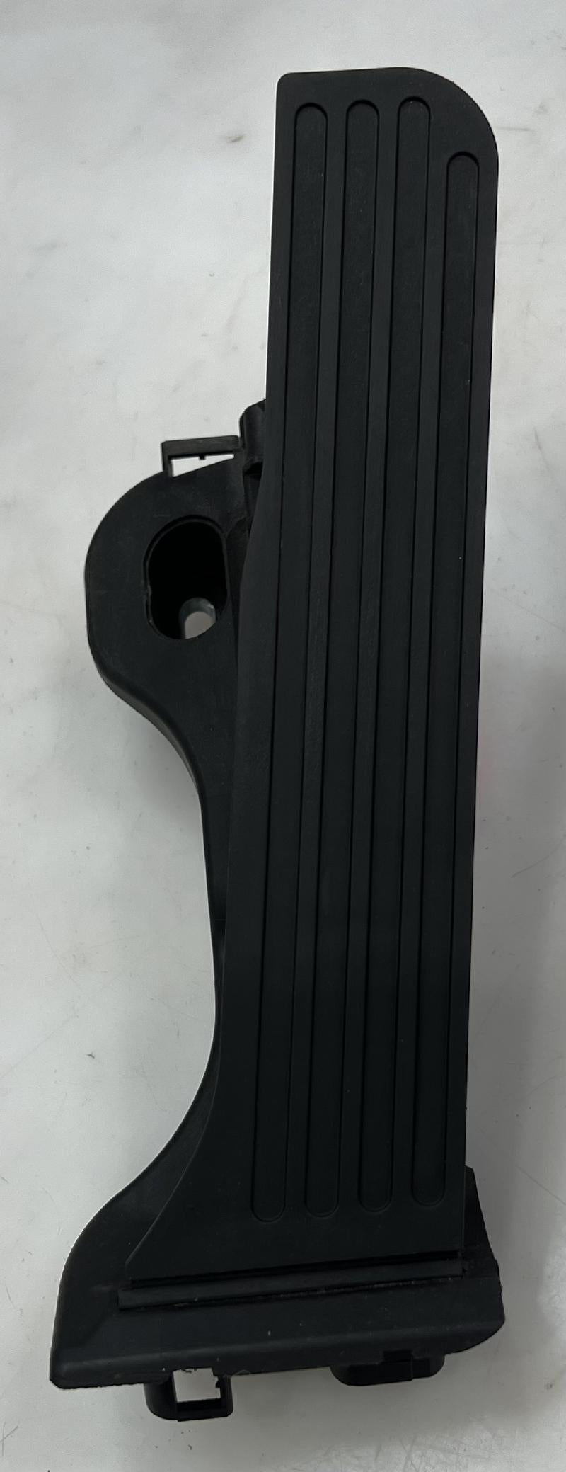 2012 Volkswagen Passat Pedal Assembly