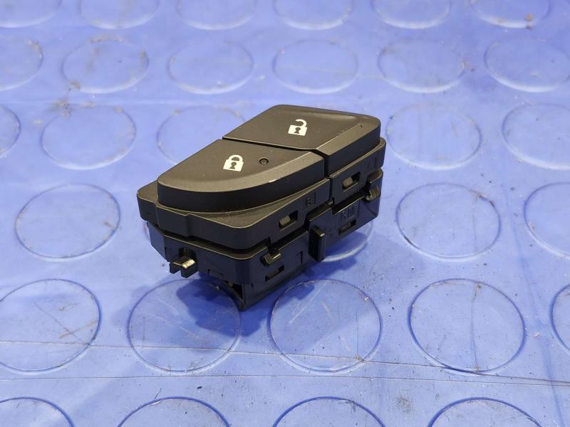 2018 Chevrolet Equinox Door Switch Front