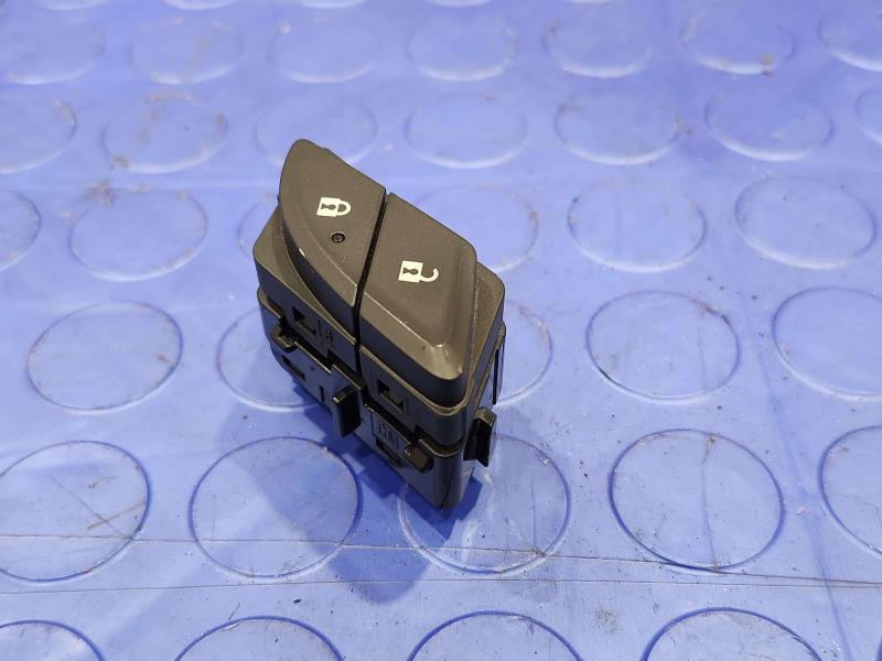 2018 Chevrolet Equinox Door Switch Front