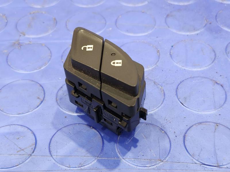 2018 Chevrolet Equinox Door Switch Front
