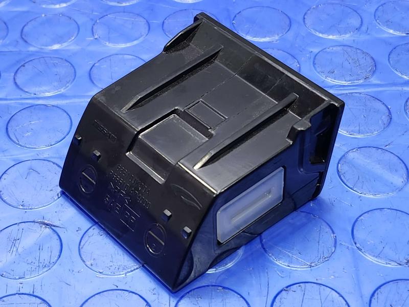 2014-2015 Infiniti Q50 Q60 Instrument Panel Ash Tray Black OEM 68810JK00A