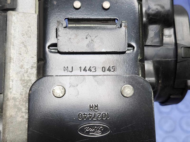 2014 Ford Fusion Front Seat Belt