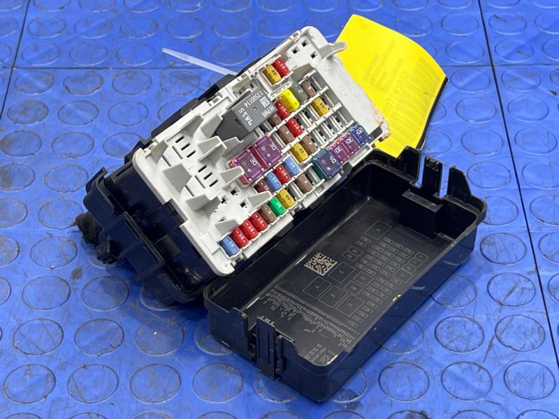 2018-2020 GMC Terrain Power Distribution Fuse Block Genuine OEM 35048788