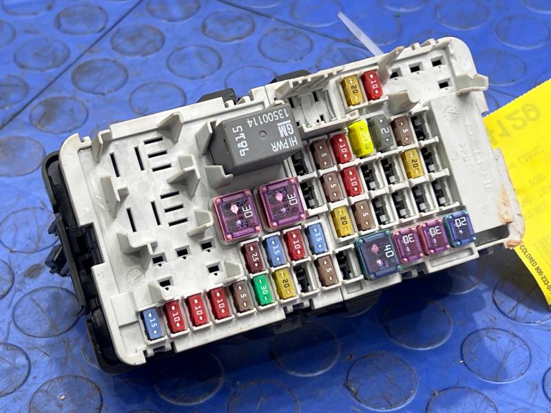 2018-2020 GMC Terrain Power Distribution Fuse Block Genuine OEM 35048788