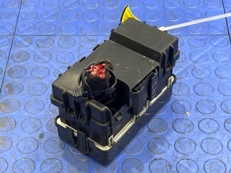2018-2020 GMC Terrain Power Distribution Fuse Block Genuine OEM 35048788