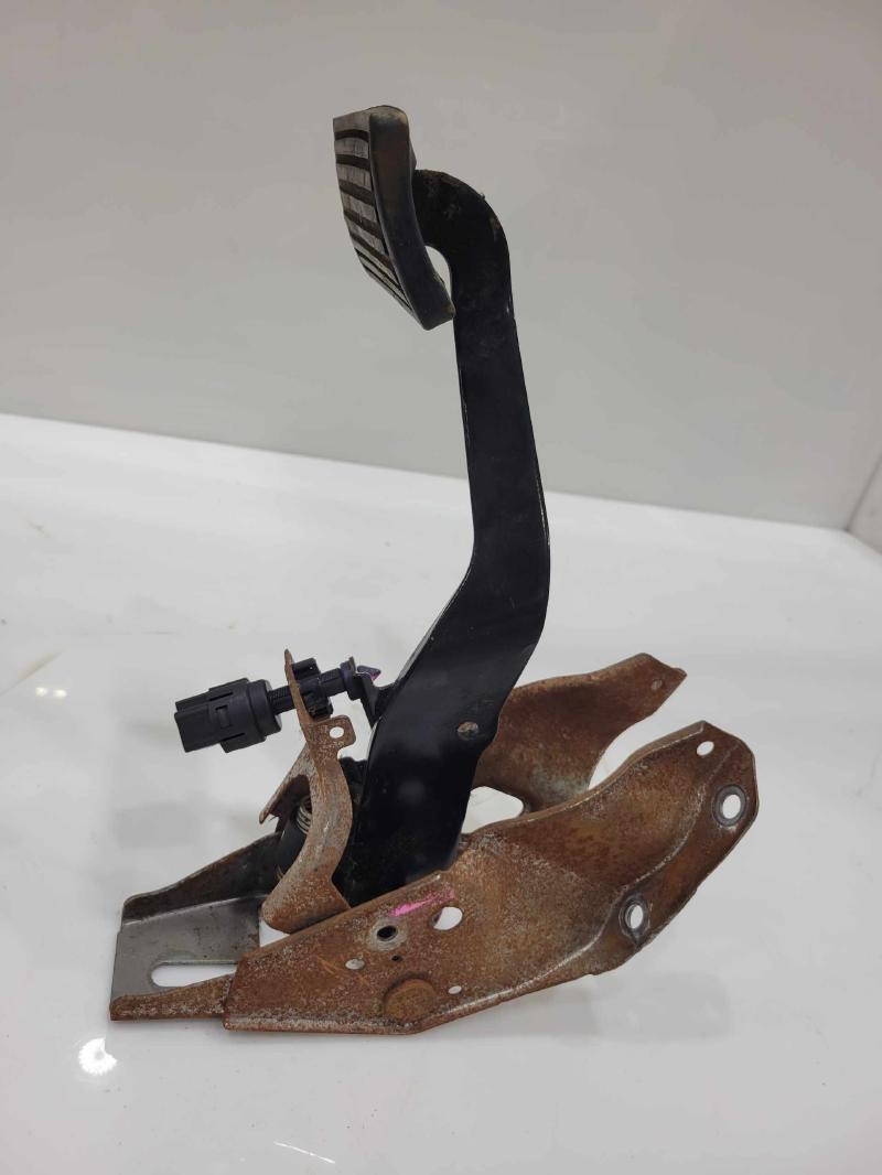 2006 - 2011 Honda Civic Brake Pedal Assembly OEM 46600-SNE-A81