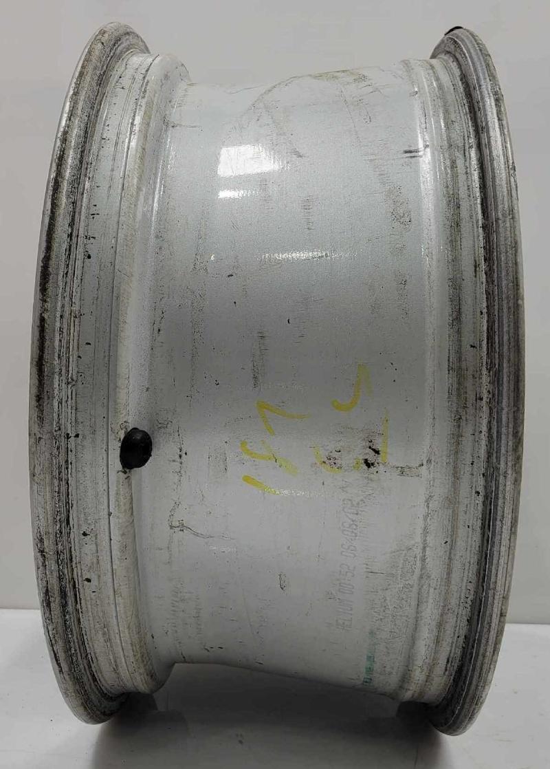 2003 Nissan 350Z Wheel