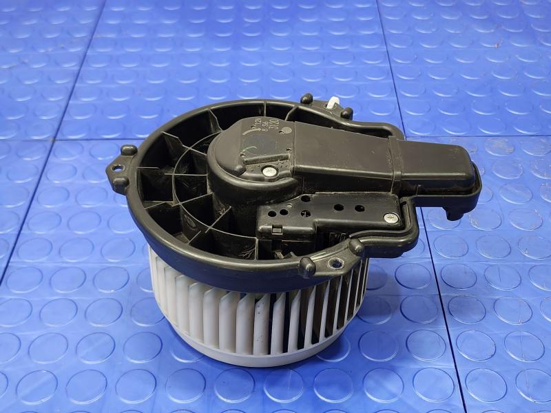 2015 Toyota Prius Blower Motor
