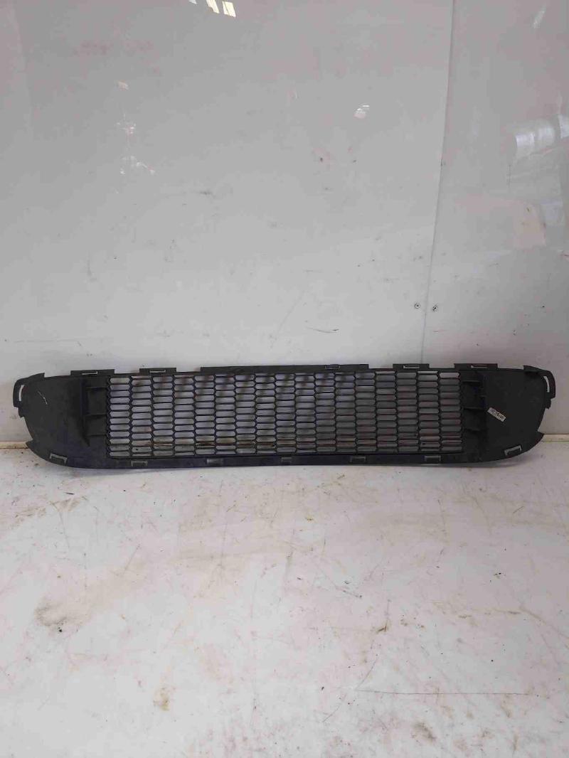2007 - 2010 Mini Cooper Grille (Lower - Bumper Mounted) S Model ONLY w/ Aero Pkg OEM 51117188607