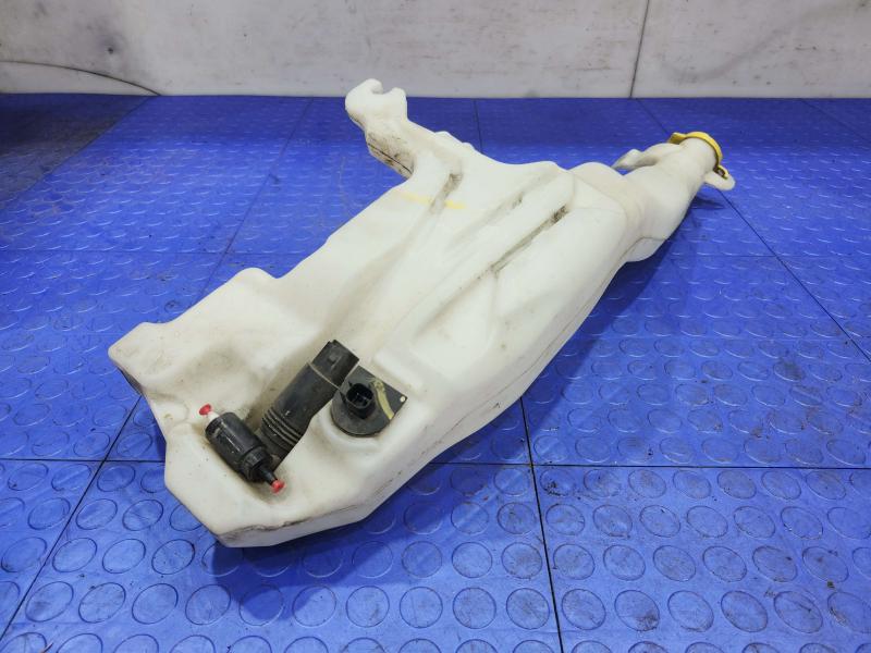 2012 Jeep Grand Cherokee Washer Bottle