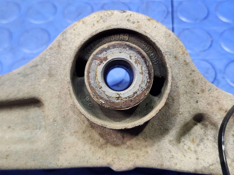 2014 Chrysler 300 Lower Control Arm Front