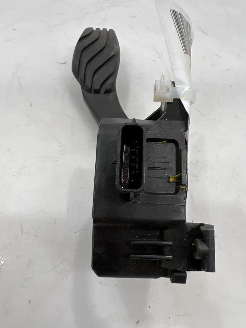 2020 - 2024 Nissan Versa Accelerator Pedal Assembly with Sensor OEM 180025RA0A