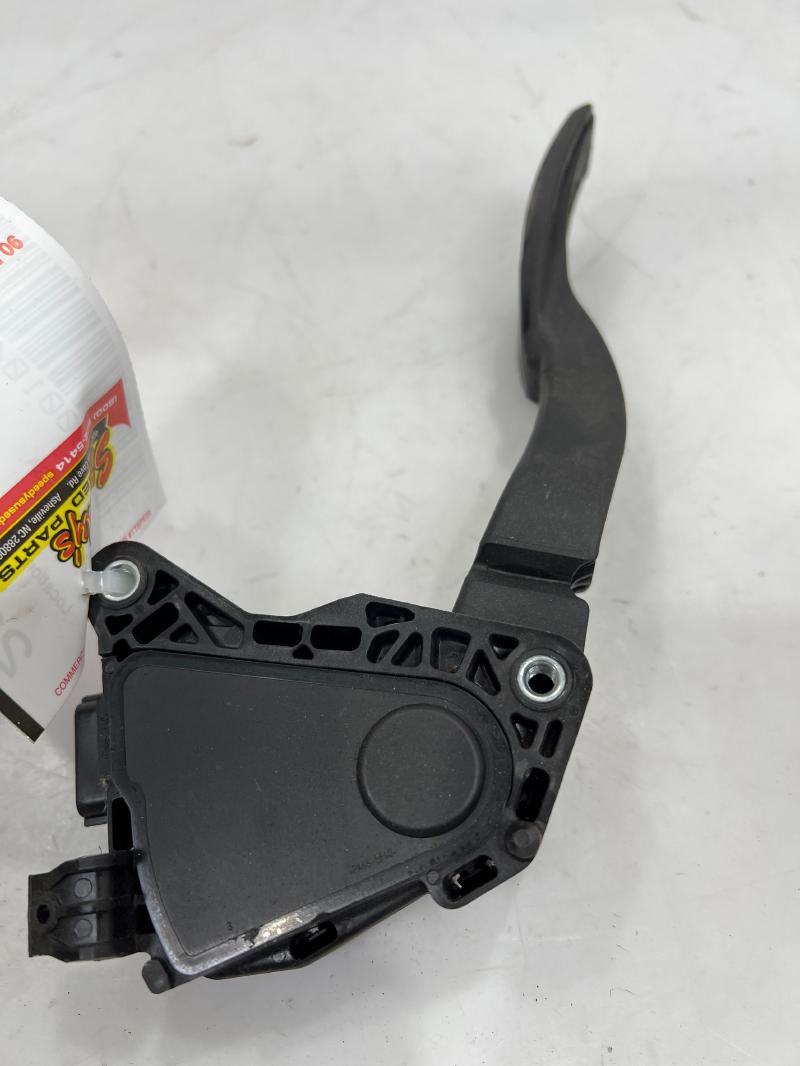 2020 - 2024 Nissan Versa Accelerator Pedal Assembly with Sensor OEM 180025RA0A