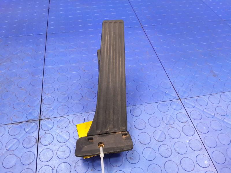2016-2024 BMW 740i G11 G12 G70 G73 Accelerator Pedal Assembly OEM 35406889822