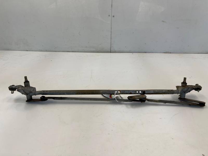 2006 - 2010 Hummer H3 Windshield Wiper Linkage OEM 10389559