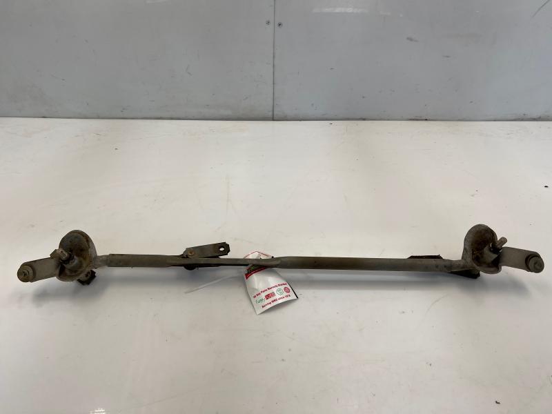 2006 - 2010 Hummer H3 Windshield Wiper Linkage OEM 10389559