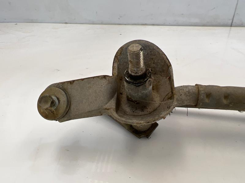 2006 - 2010 Hummer H3 Windshield Wiper Linkage OEM 10389559