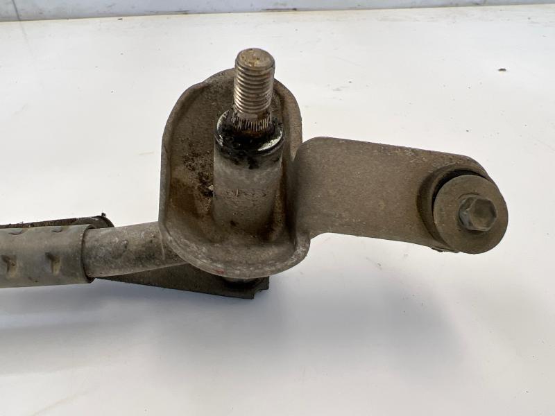 2006 - 2010 Hummer H3 Windshield Wiper Linkage OEM 10389559