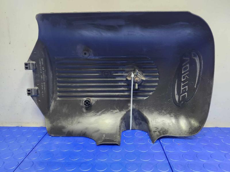 2005 Chevrolet Silverado 1500 Engine Cover