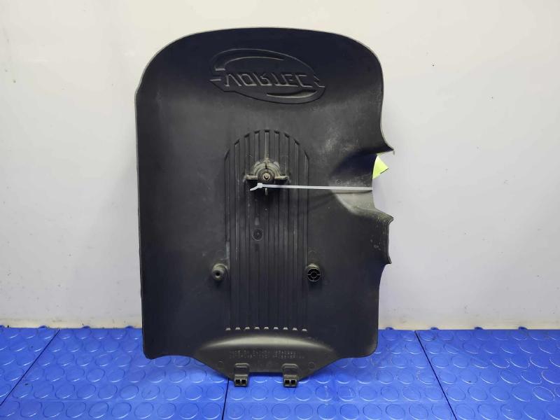2005 Chevrolet Silverado 1500 Engine Cover