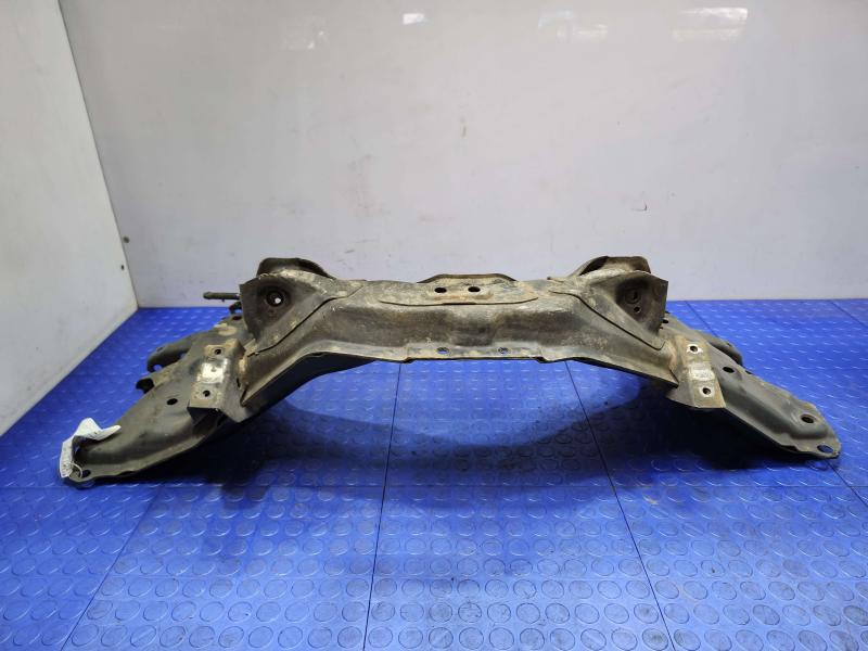 2010 Honda CR-V Crossmember/Cradle/Undercarria