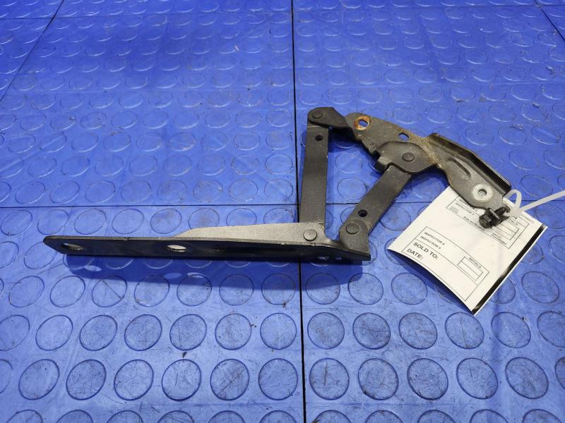 2017 Dodge Grand Caravan Hood Hinge