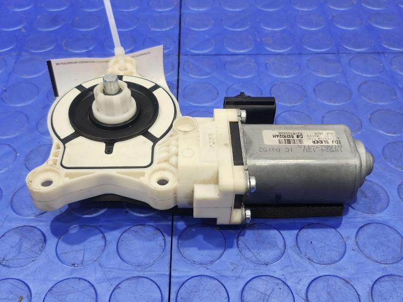 2009-2020 Dodge Ram Truck Classic Back Glass Motor Genuine OEM 68054772AB