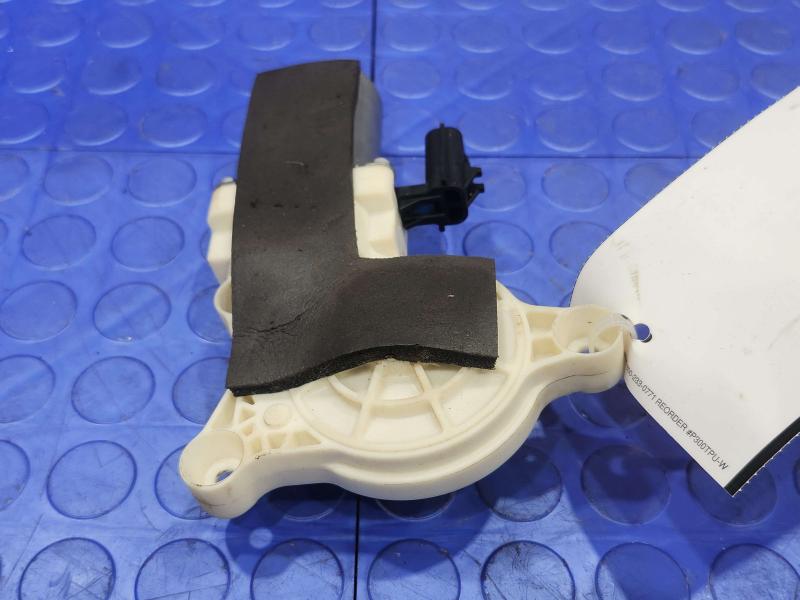 2009-2020 Dodge Ram Truck Classic Back Glass Motor Genuine OEM 68054772AB