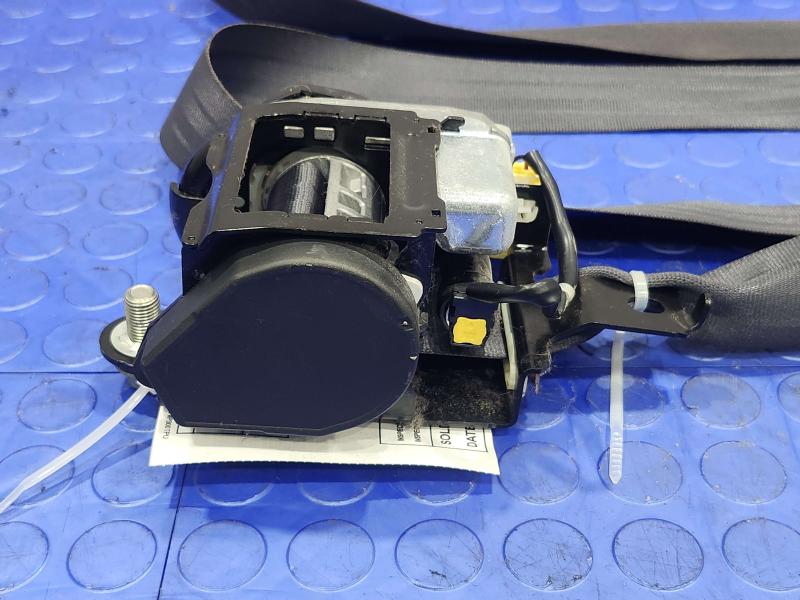 2011 Honda Pilot Front Seat Belt