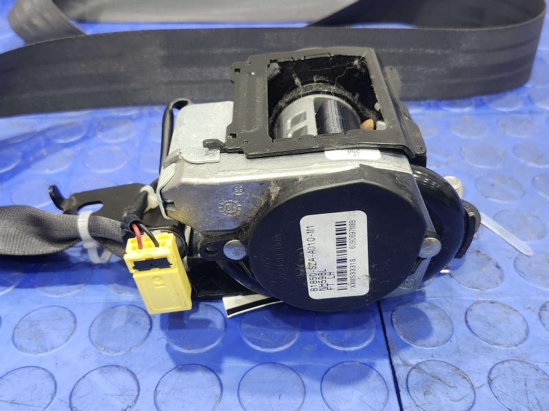 2011 Honda Pilot Front Seat Belt