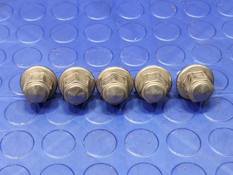 2014 Ford Focus Lug Nuts