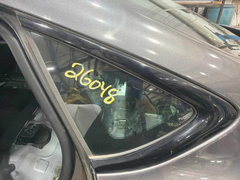 2015 Chrysler 200 Quarter Glass/Window