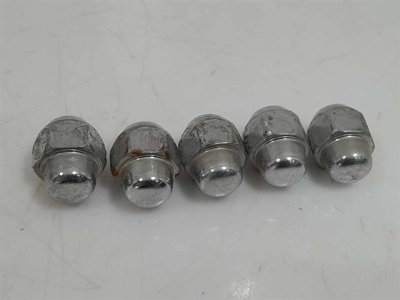 2018 Hyundai Elantra Lug Nuts