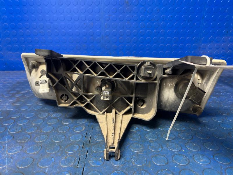 2005 Saturn Vue Headlamp Assembly