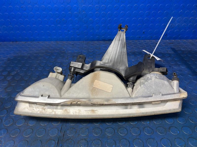 2005 Saturn Vue Headlamp Assembly