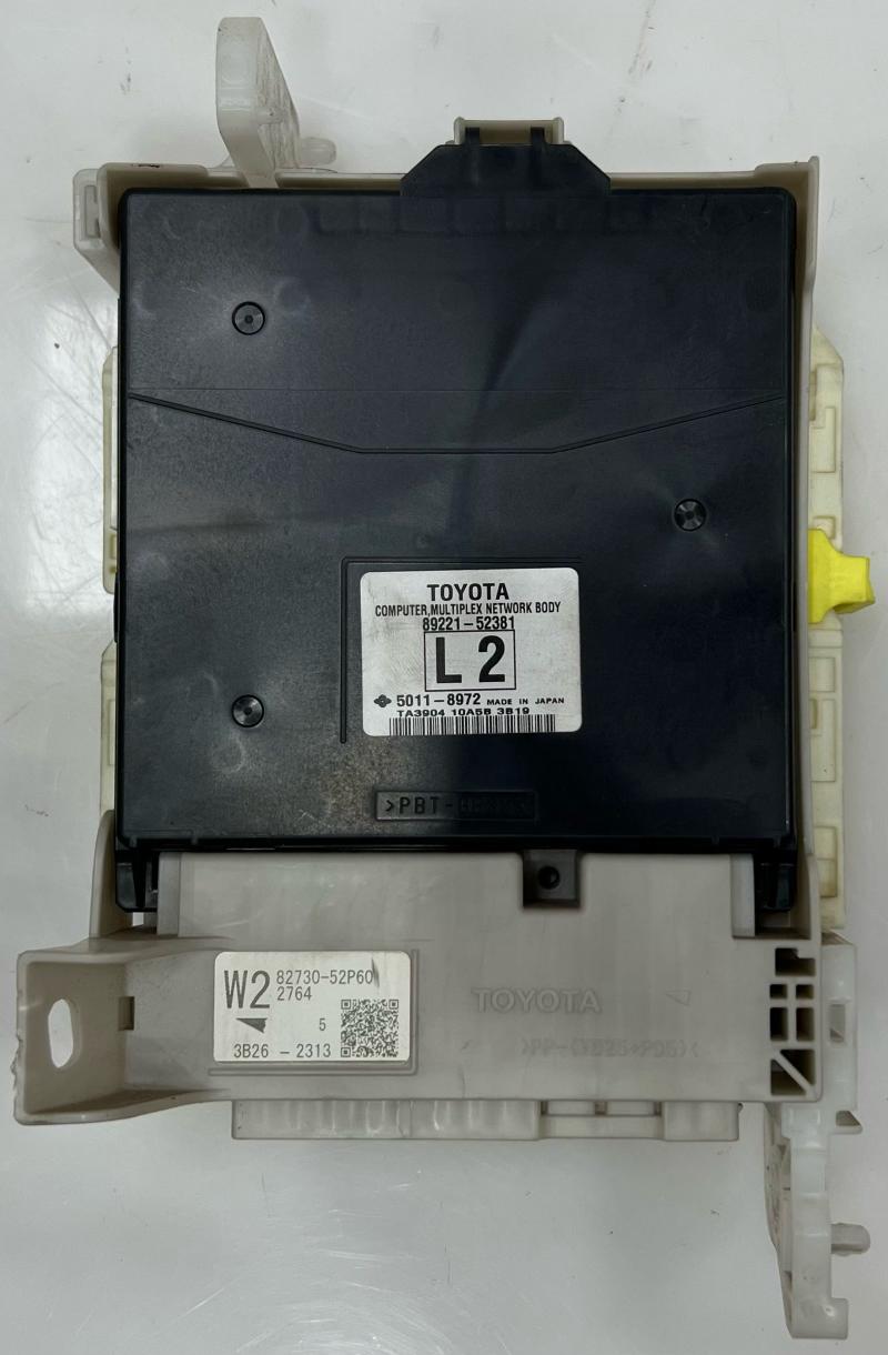 2013 Toyota Prius C 1.5L Multiplex Control Module Junction Block OEM 8922152381