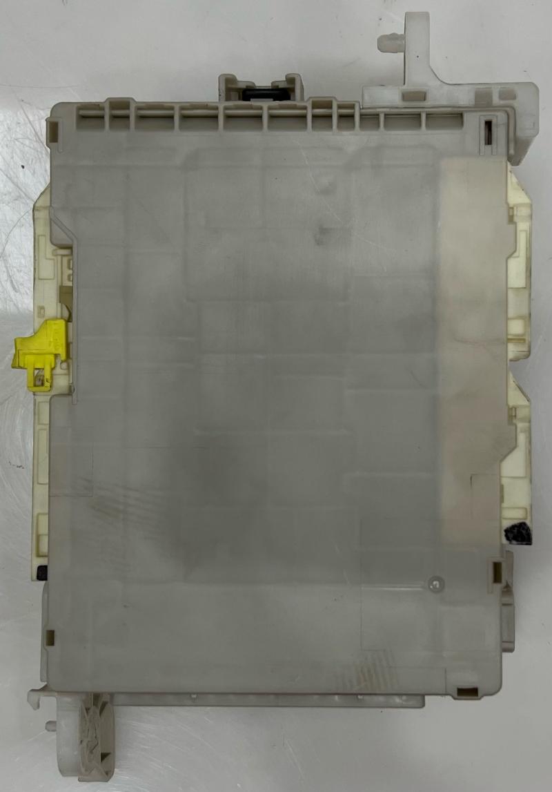 2013 Toyota Prius C 1.5L Multiplex Control Module Junction Block OEM 8922152381