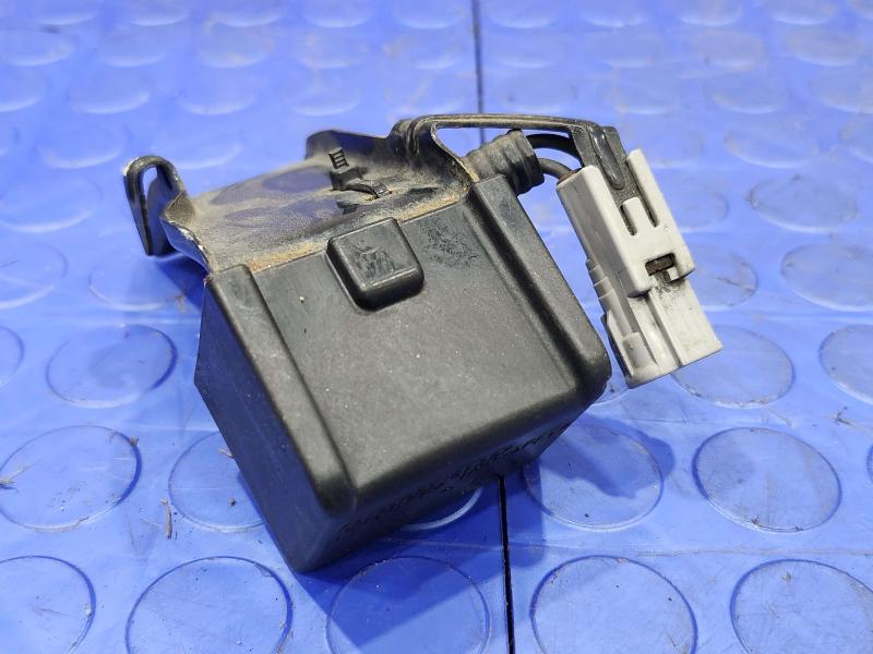 2010-2015 Lexus RX450H Condenser Relay Unit Genuine OEM 86516-48020