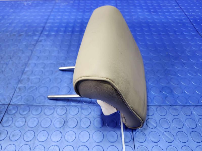 2014 Chrysler 300 Headrest