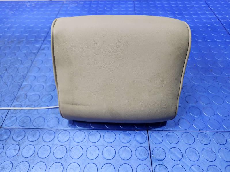 2014 Chrysler 300 Headrest