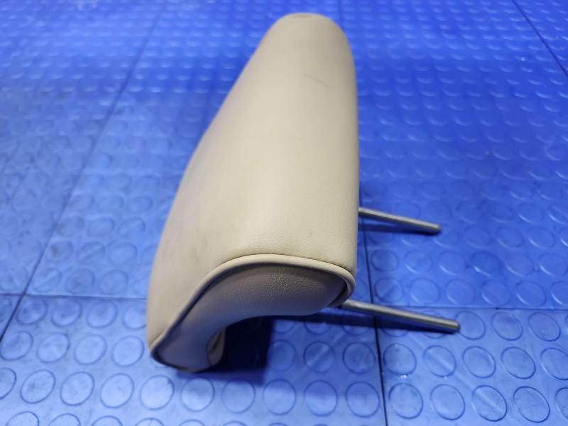2014 Chrysler 300 Headrest