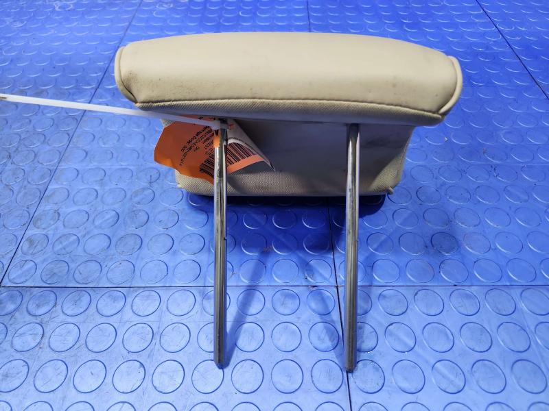 2014 Chrysler 300 Headrest