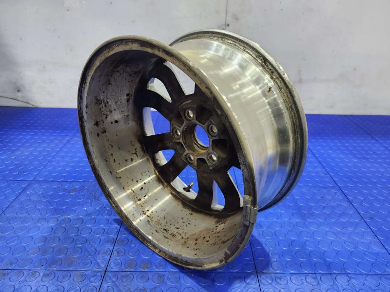 2006 Ford Mustang Wheel