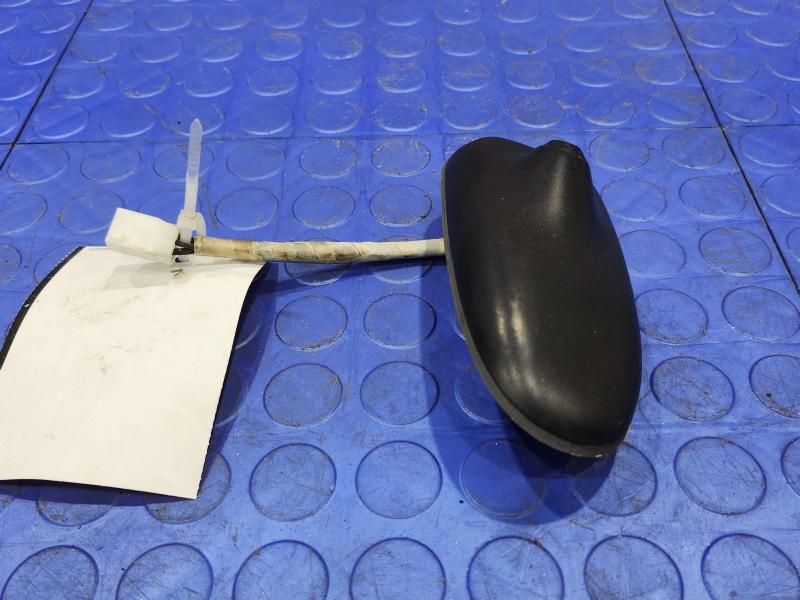 2010-2012 Toyota Prius 1.8L Radio Antenna Base w/o Bluetooth OEM 86309-47020