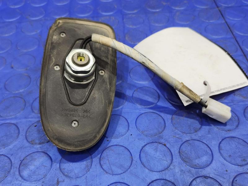2010-2012 Toyota Prius 1.8L Radio Antenna Base w/o Bluetooth OEM 86309-47020