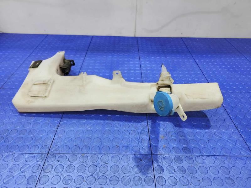 2014 Nissan Frontier Washer Bottle