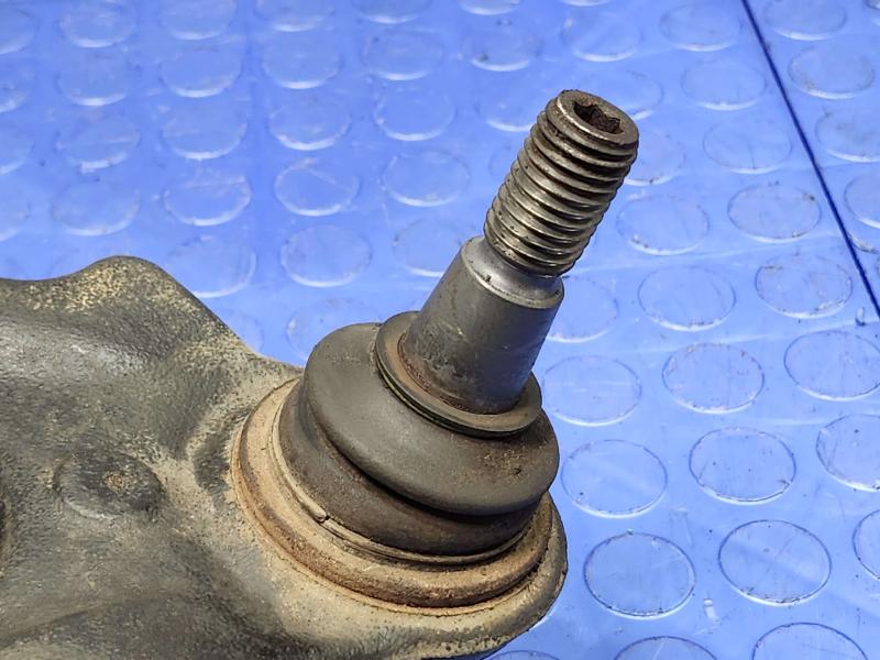 2007 Hummer H3 Lower Control Arm Front