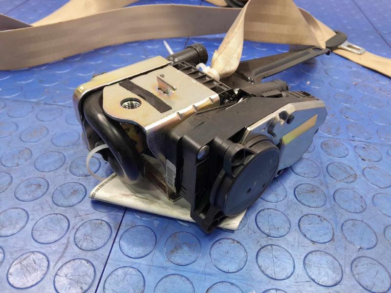2018 Audi A4 Front Seat Belt