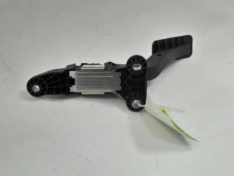 2016 - 2020 Hyundai Elantra Sedan Accelerator Pedal Assembly OEM 32700-F2100