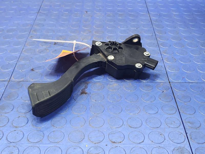 2011-2015 Toyota Prius Accelerator Pedal Assembly w/ Sensor OEM 78110-12050